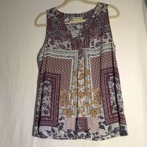 Artisan. NY.  Medium.  Tank.  V-neck